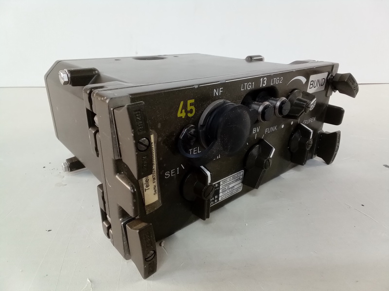 radio militar metal teilenheit 120 21x10x19 1u